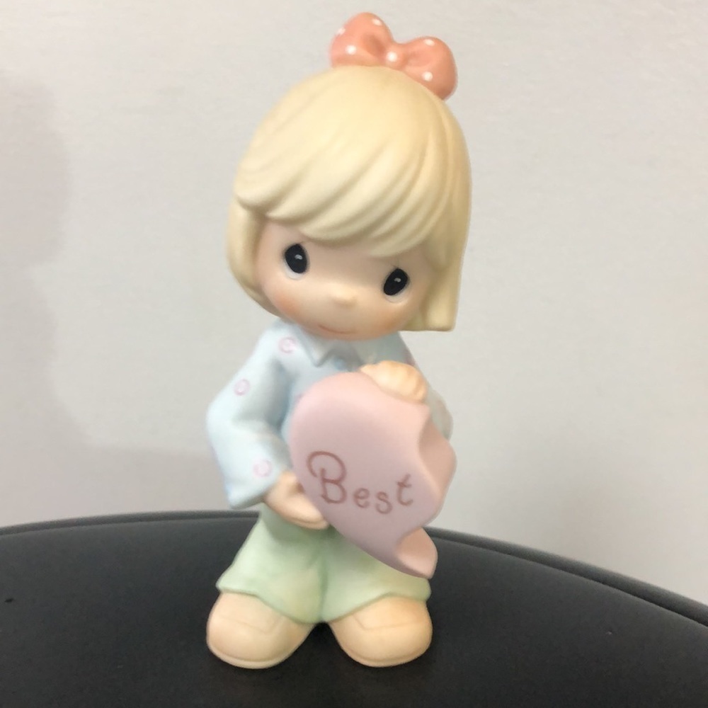 Precious moments girl best friends year 2001 # 890987 Enesco